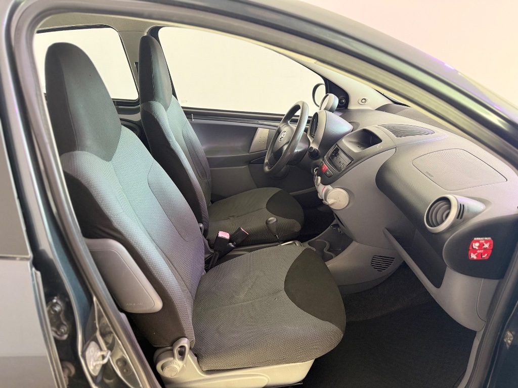 TOYOTA Aygo 1.0 12V VVT-i 5 porte Sol - 8