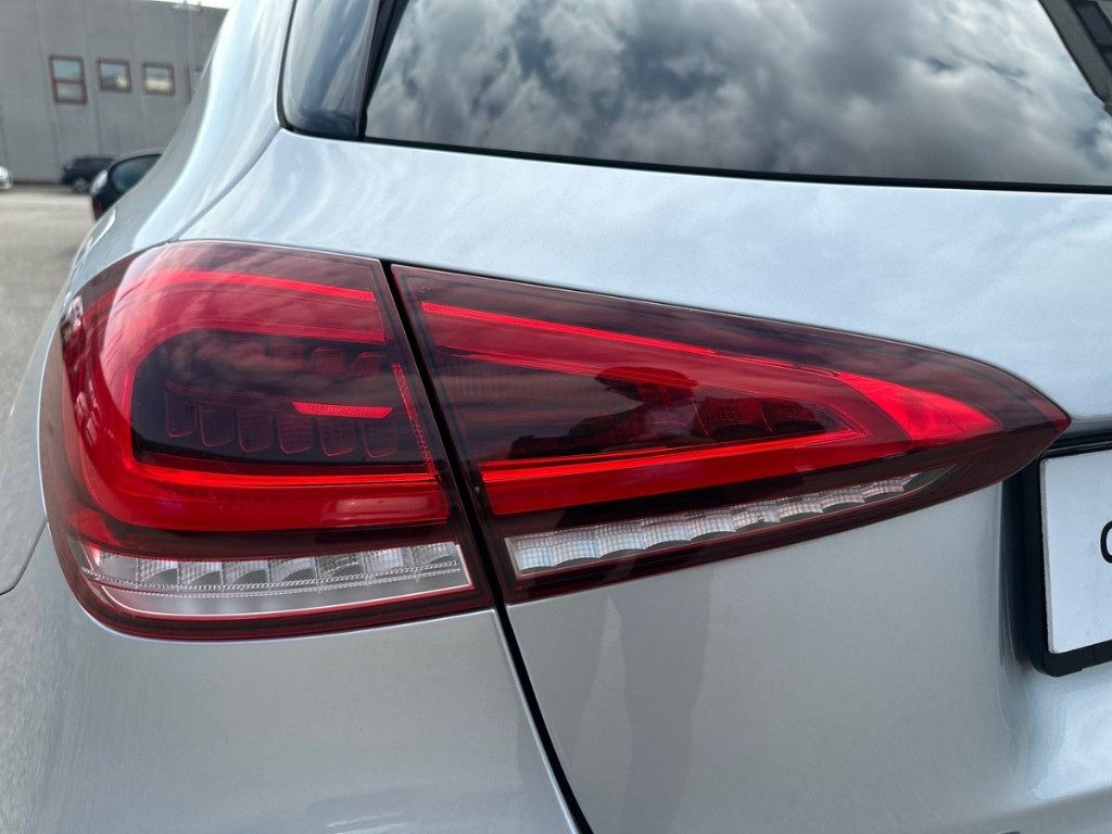 MERCEDES-BENZ A 200 Automatic Premium - 6