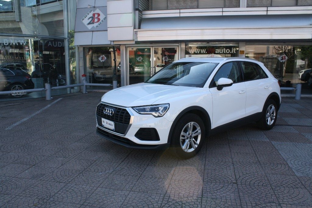2B Auto ||| AUDI Q3 35 TDI S tronic Business in vendita a Nova Milanese