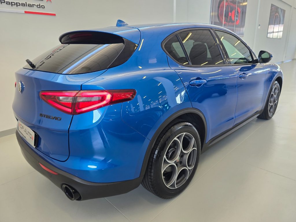 ALFA ROMEO Stelvio 2.2 Turbodiesel 190 CV AT8 Q4 Sprint - 4
