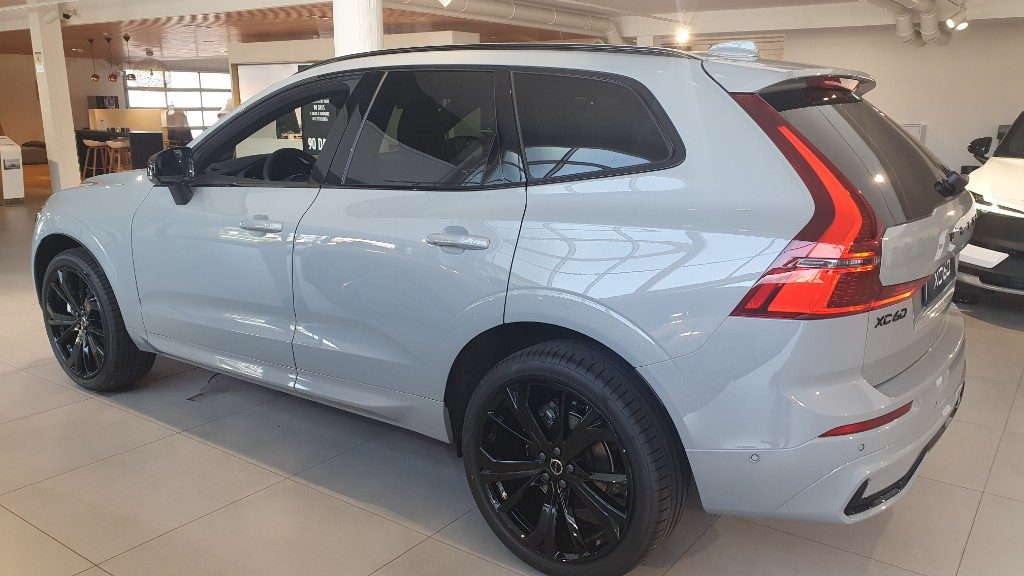 VOLVO XC60 B5 AWD automatico Plus Black Edition - Foto 3