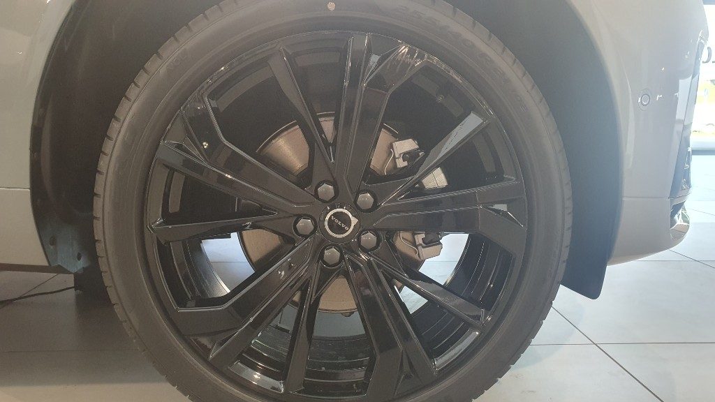 VOLVO XC60 B5 AWD automatico Plus Black Edition - Foto 4