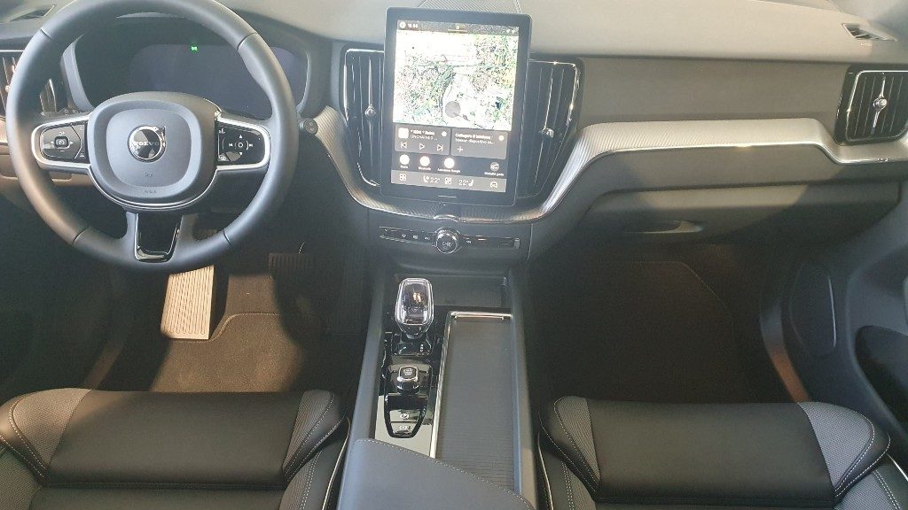 VOLVO XC60 B5 AWD automatico Plus Black Edition - Grid Foto 7