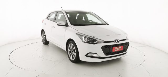 HYUNDAI i20 Bianco pastello