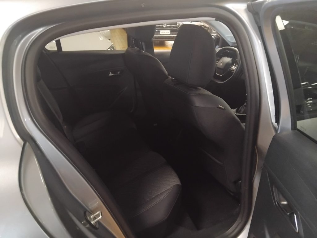 PEUGEOT 208 100 CV 5 porte Allure Puretech - 10