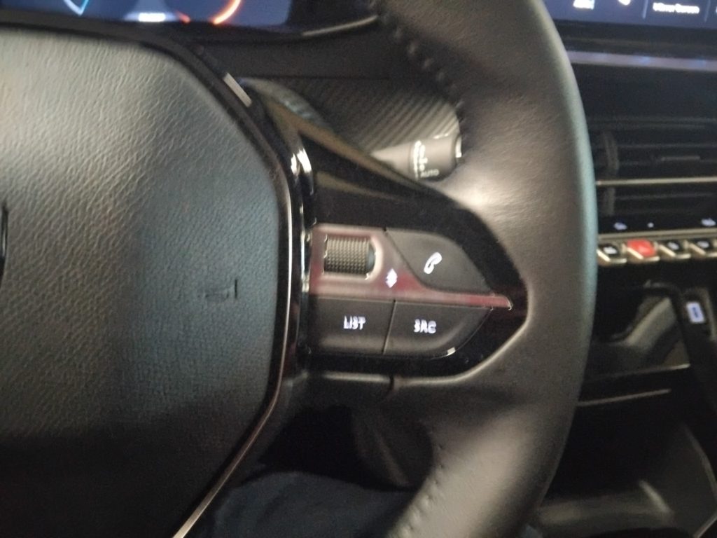 PEUGEOT 208 100 CV 5 porte Allure Puretech - 19