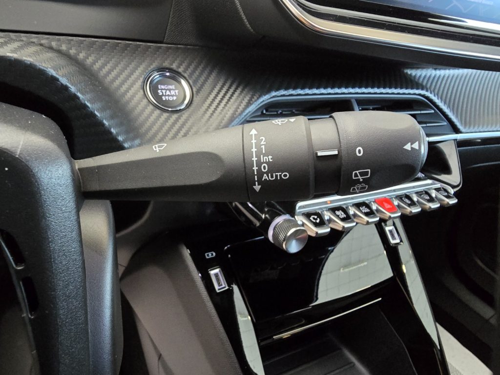 PEUGEOT 2008 PureTech 100 S&S Allure - 14