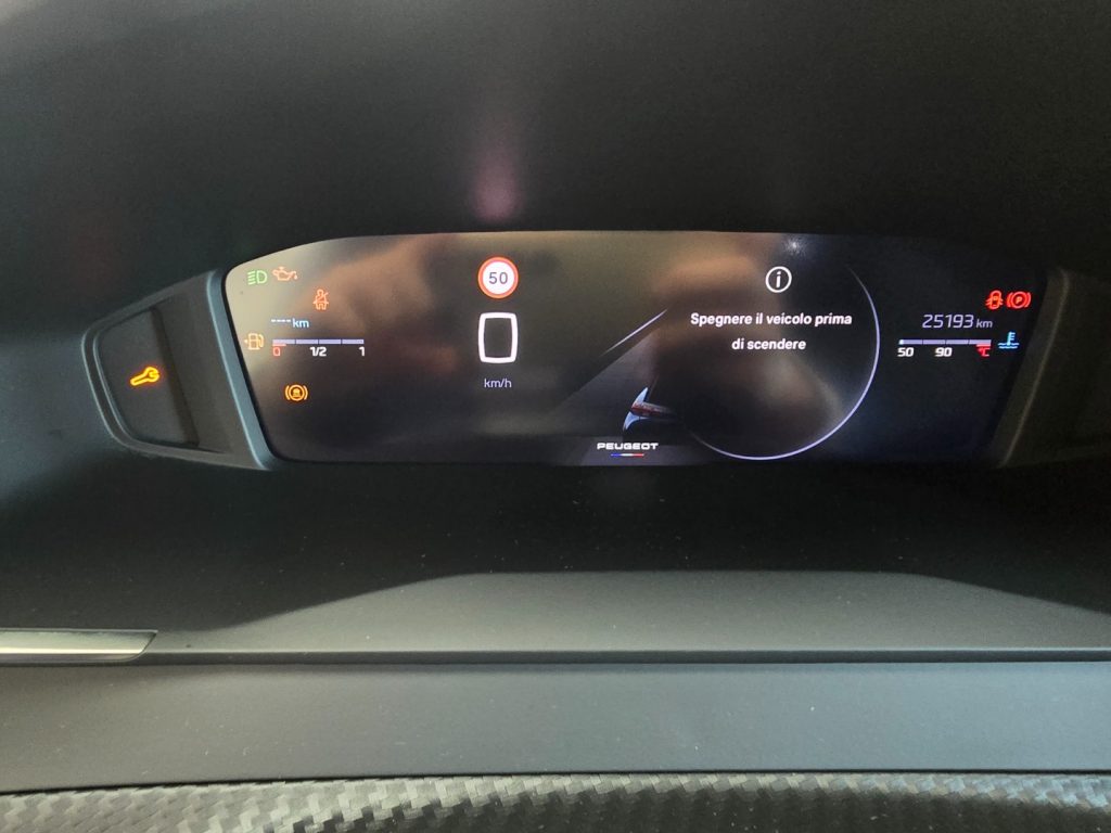 PEUGEOT 2008 PureTech 100 S&S Allure - 11