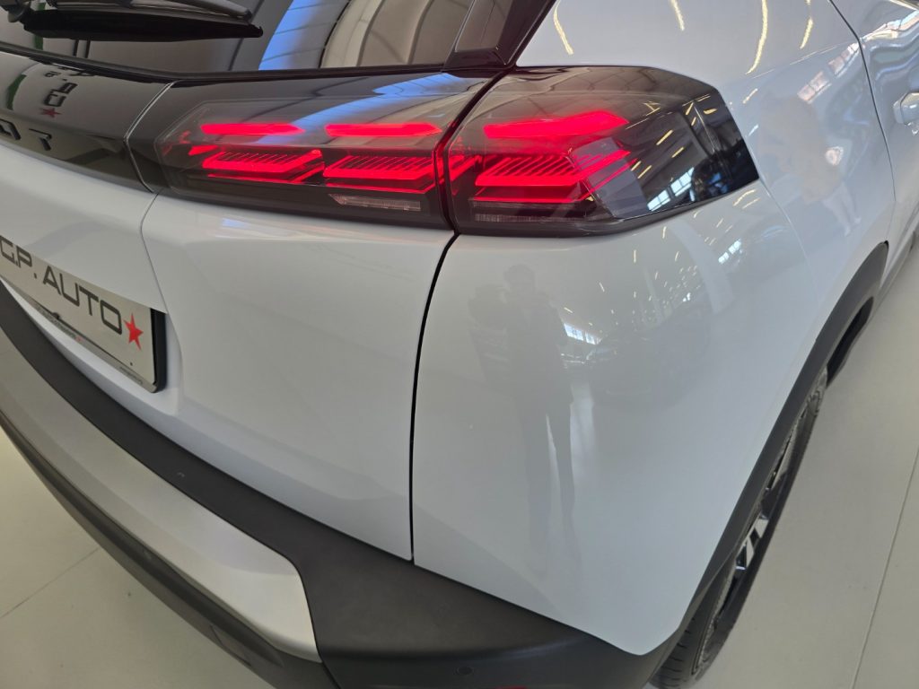 PEUGEOT 2008 PureTech 100 S&S Allure - 26