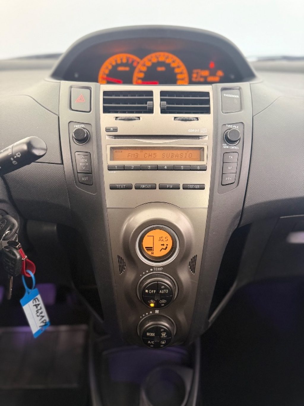 TOYOTA Yaris 1.0 5 p. - 17