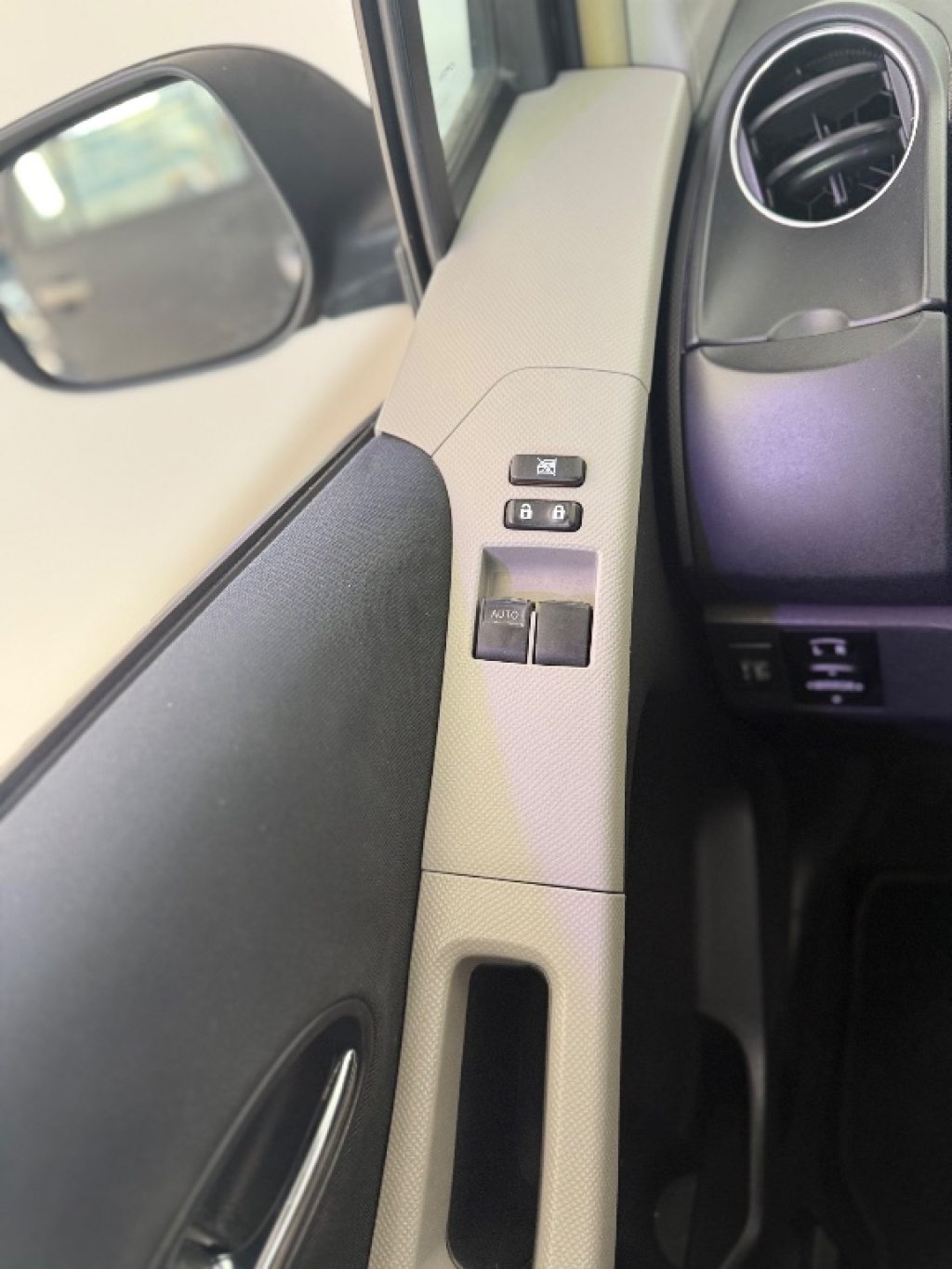 TOYOTA Yaris 1.0 5 p. - 18