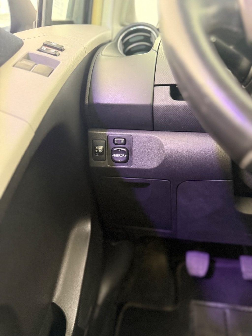 TOYOTA Yaris 1.0 5 p. - 19