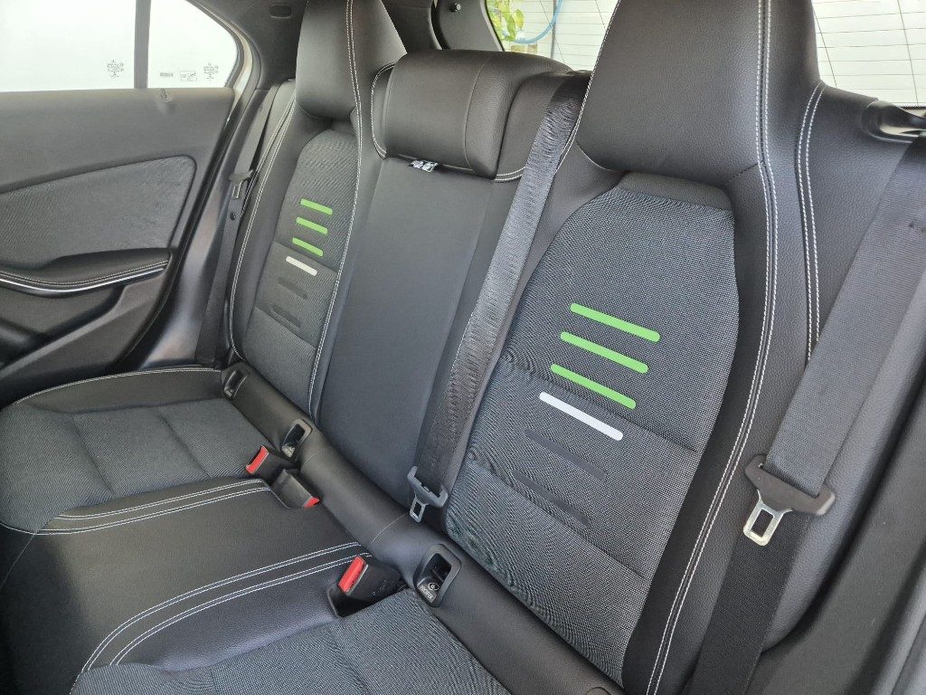 MERCEDES-BENZ A 160 d Automatic Premium - 9