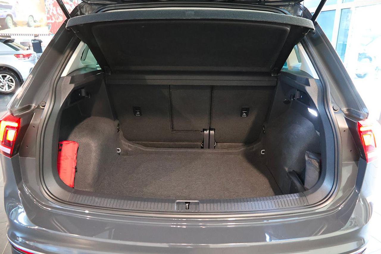 VOLKSWAGEN Tiguan 1.5 TSI ACT Life - 12