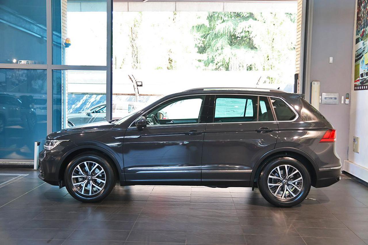 VOLKSWAGEN Tiguan 1.5 TSI ACT Life - 3