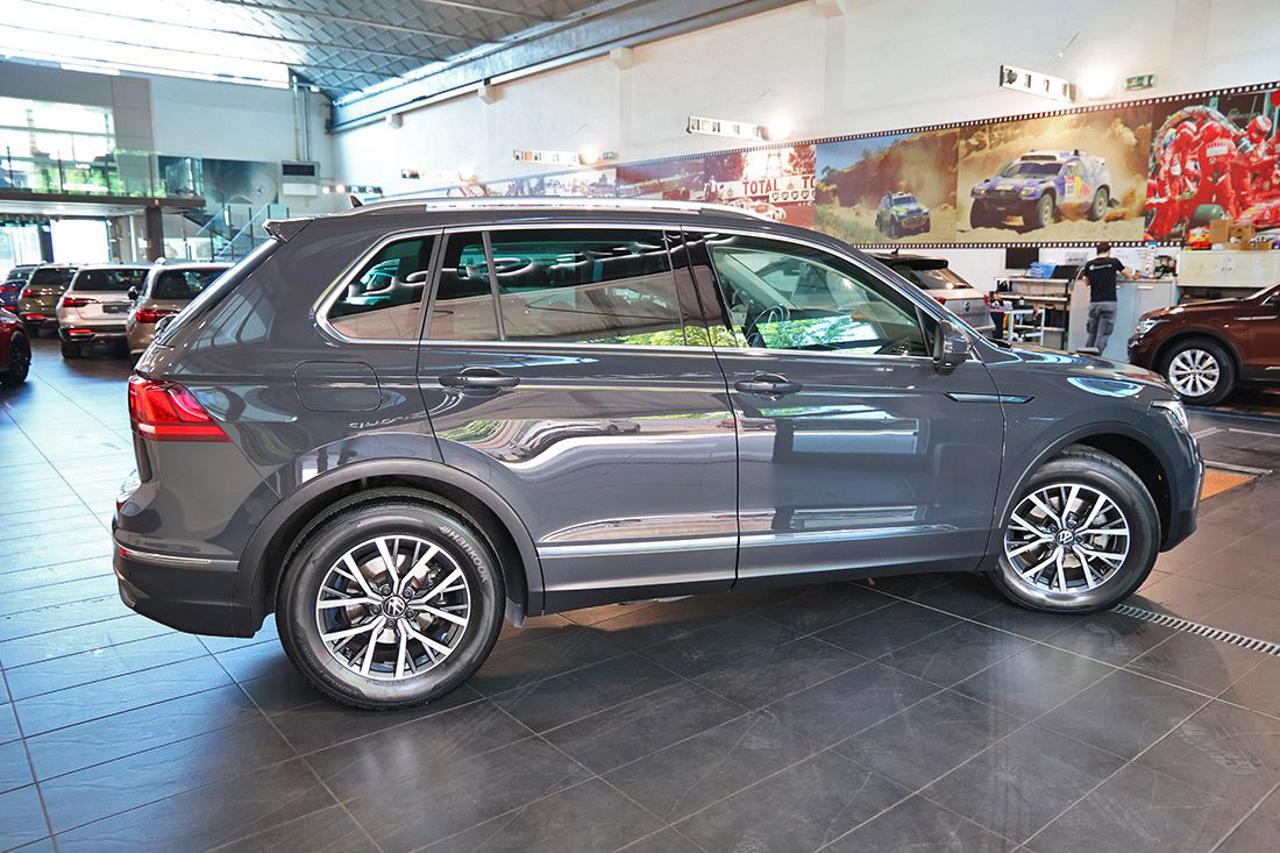 VOLKSWAGEN Tiguan 1.5 TSI ACT Life - 10