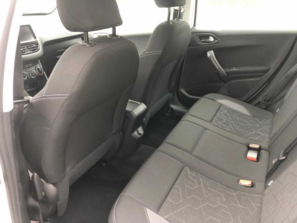 PEUGEOT 2008 1° serie PureTech 82 Allure - 11