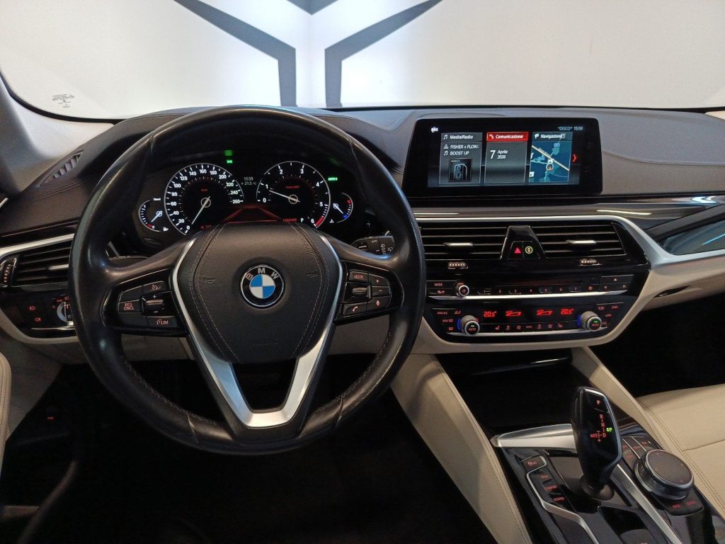 BMW 520 520d Touring Luxury auto - 11