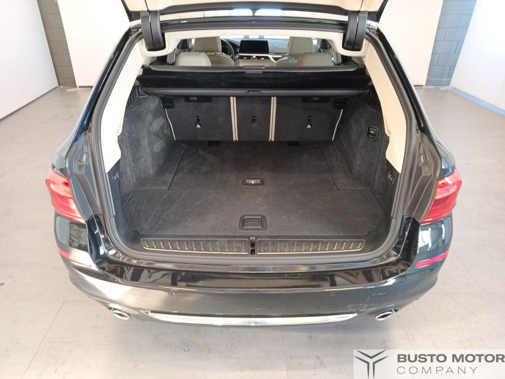 BMW 520 520d Touring Luxury auto PROMO VALIDA CON FINANZIA - 10