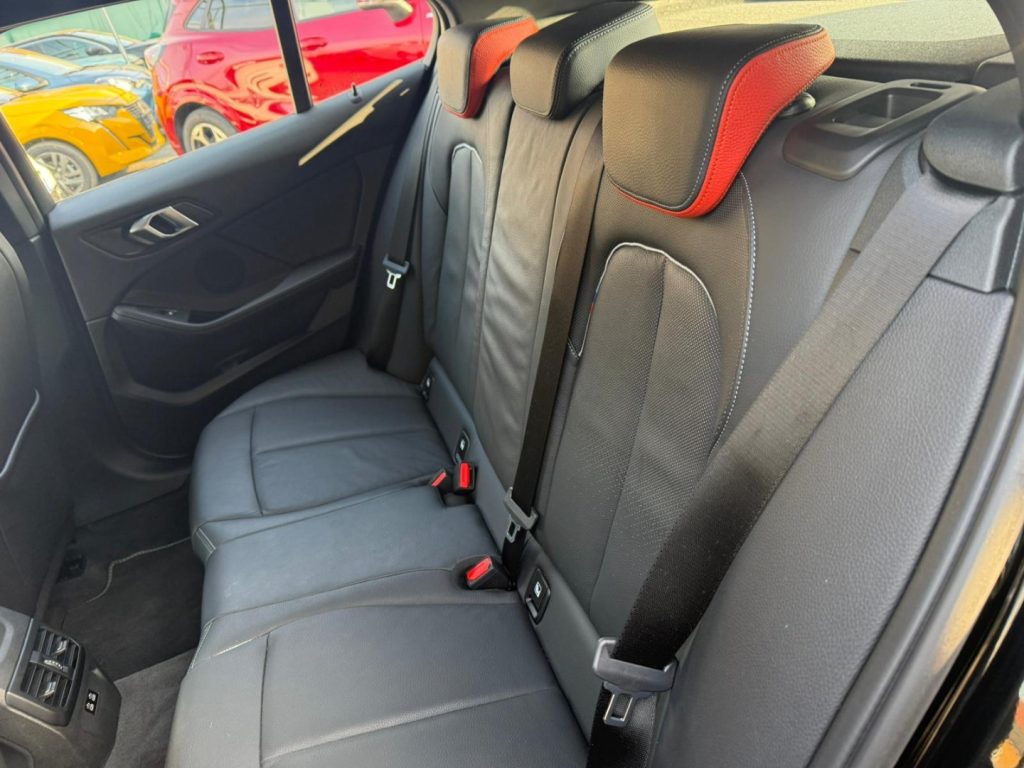 BMW 118 i 5p. Colorvision Edition Msport - 31