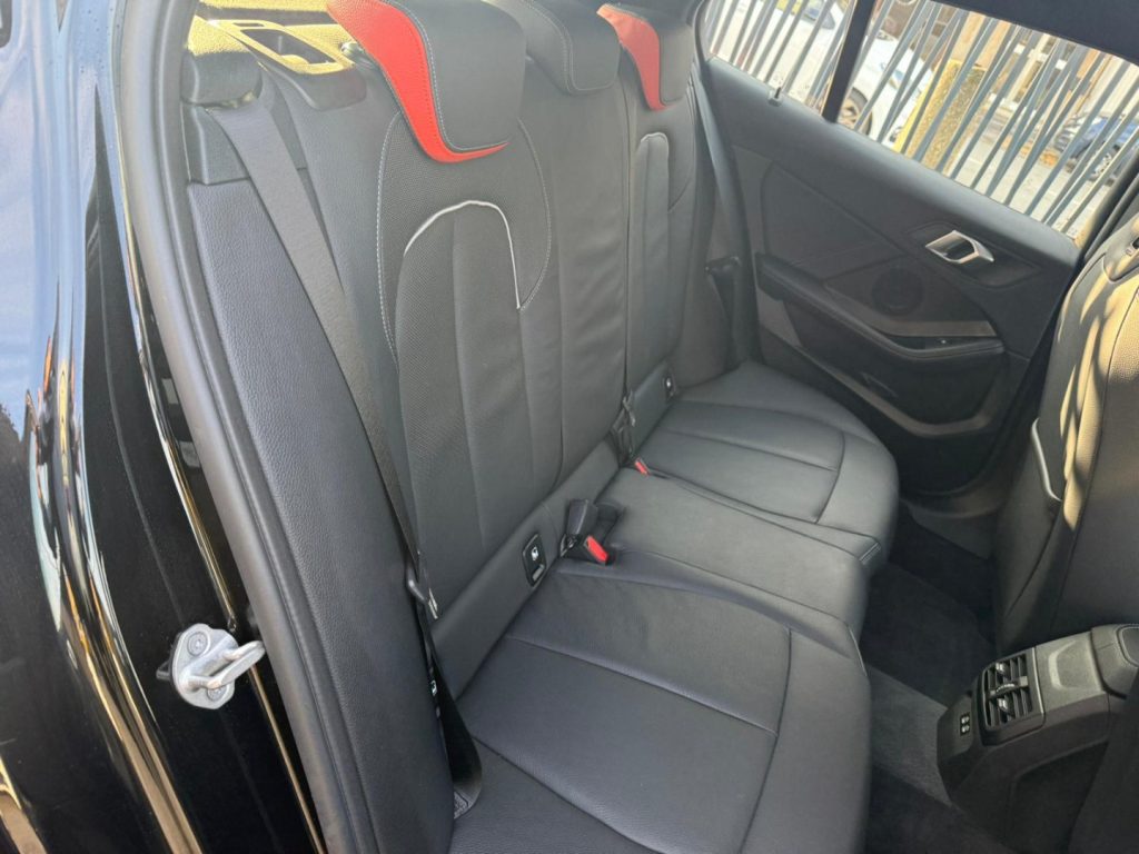 BMW 118 i 5p. Colorvision Edition Msport - 32