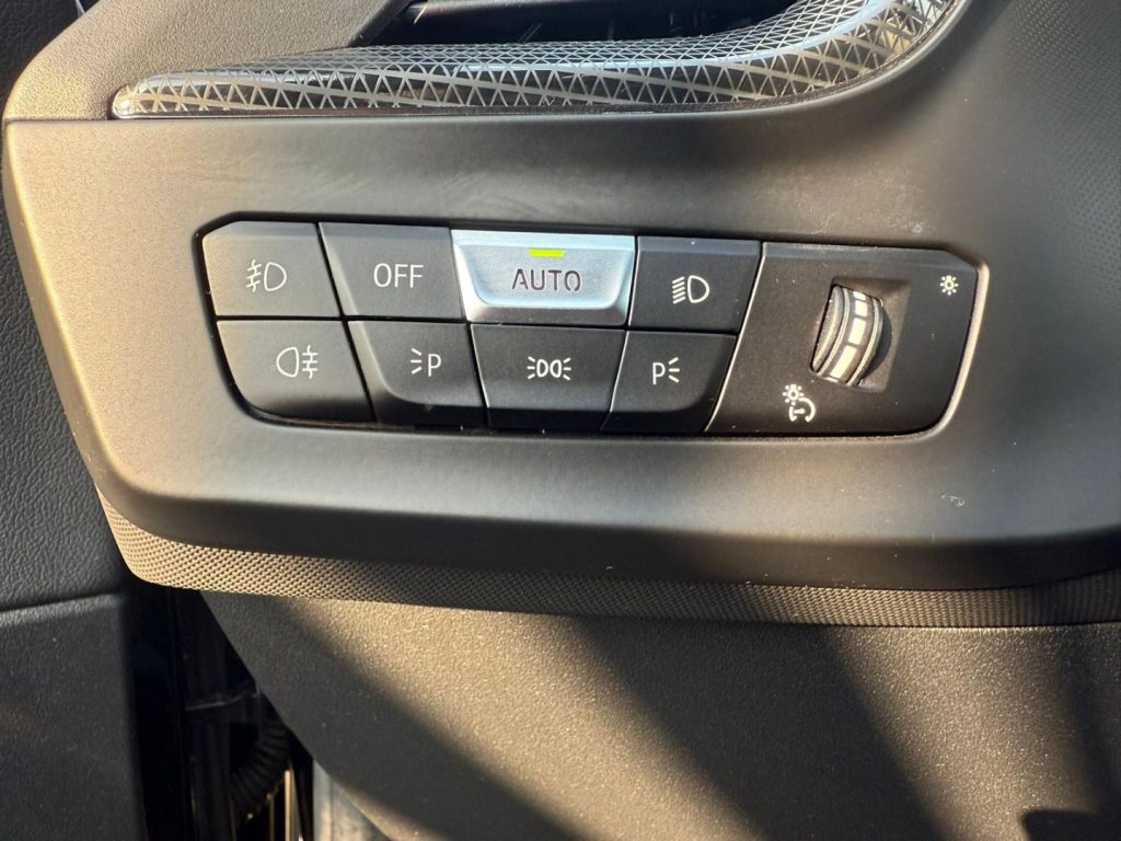 BMW 118 i 5p. Colorvision Edition Msport - 24