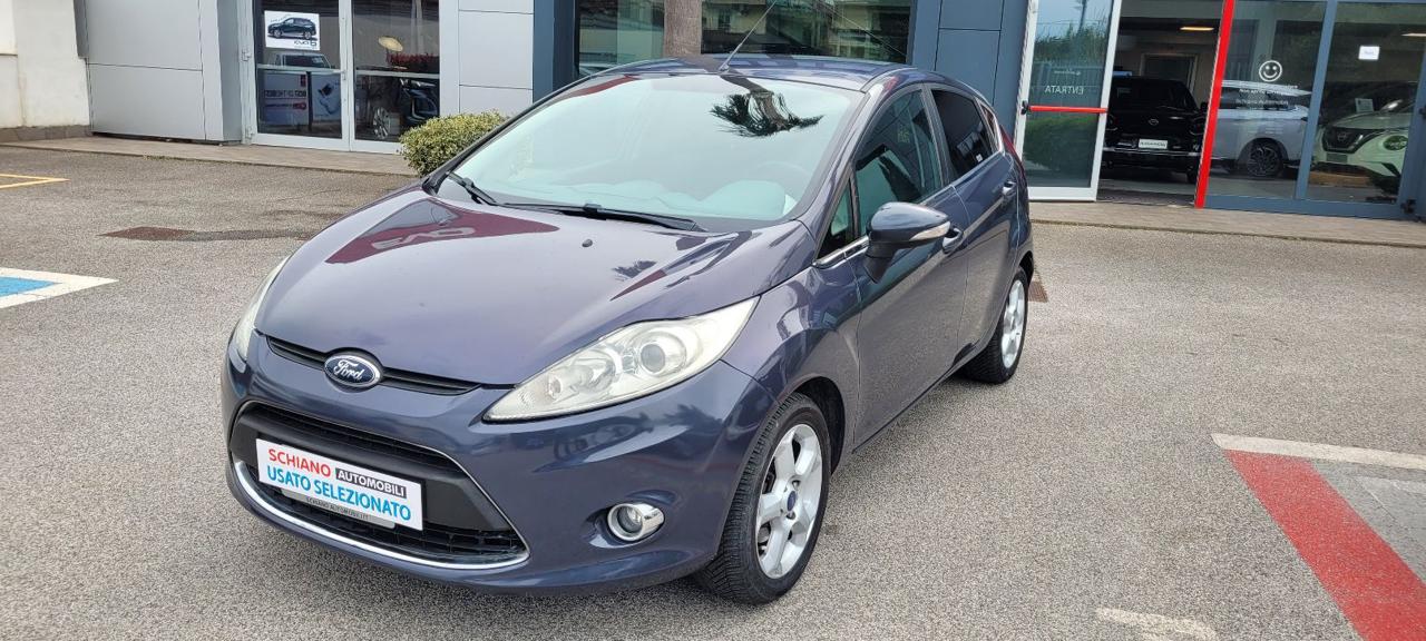 FORD Fiesta 1.4 TDCi 70CV 5 porte Titanium - 2