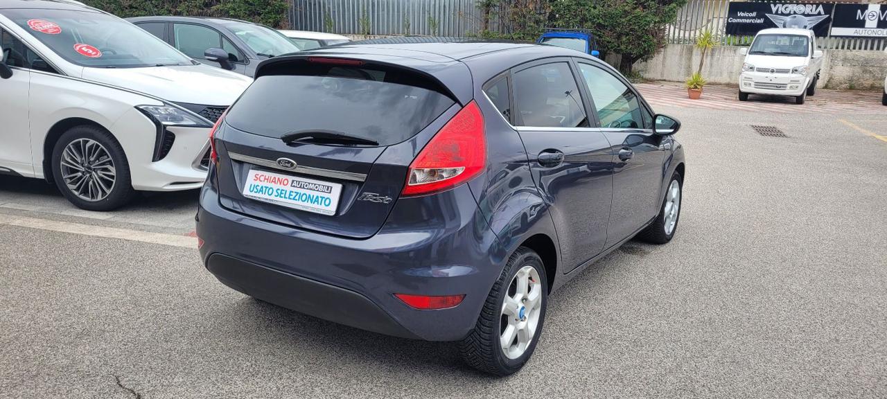 FORD Fiesta 1.4 TDCi 70CV 5 porte Titanium - 4