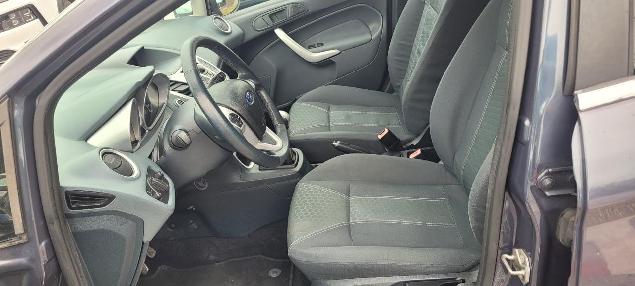 FORD Fiesta 1.4 TDCi 70CV 5 porte Titanium - 6