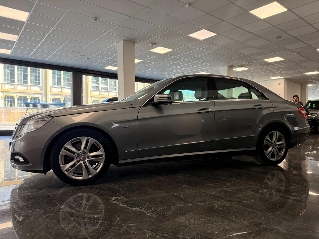 Mercedes-Benz E 350 CDI BlueEFFICIENCY Avantgarde AMG - UNICO PROPR. 2010 - foto 3
