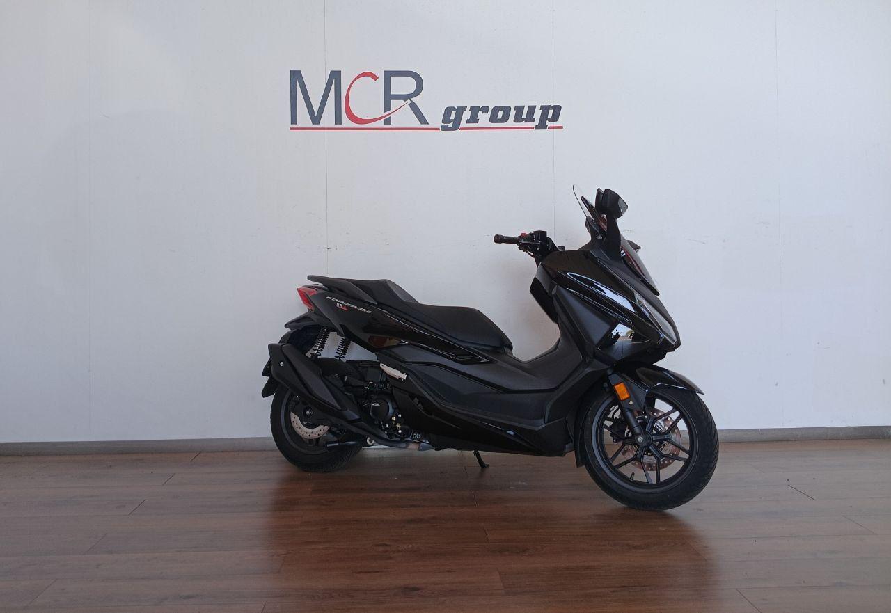 HONDA Forza 350 . - 2