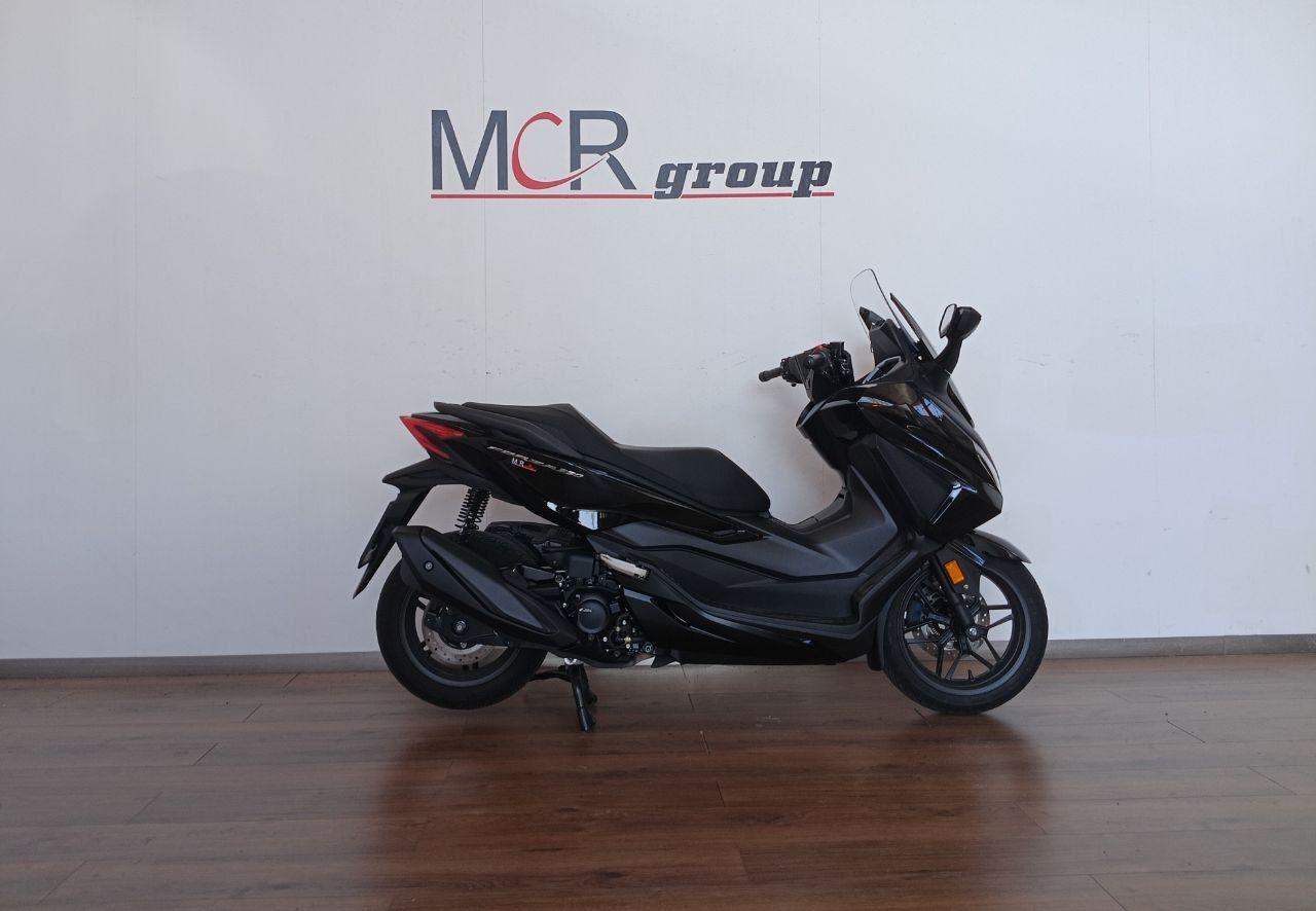 HONDA Forza 350 . - 4