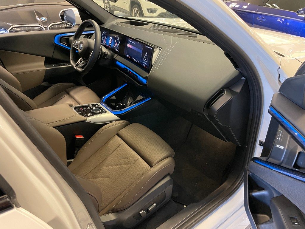 BMW X3 xDrive20d 48V MSport+CAM.360+ICONIC GLOW+INN.PACK - 11