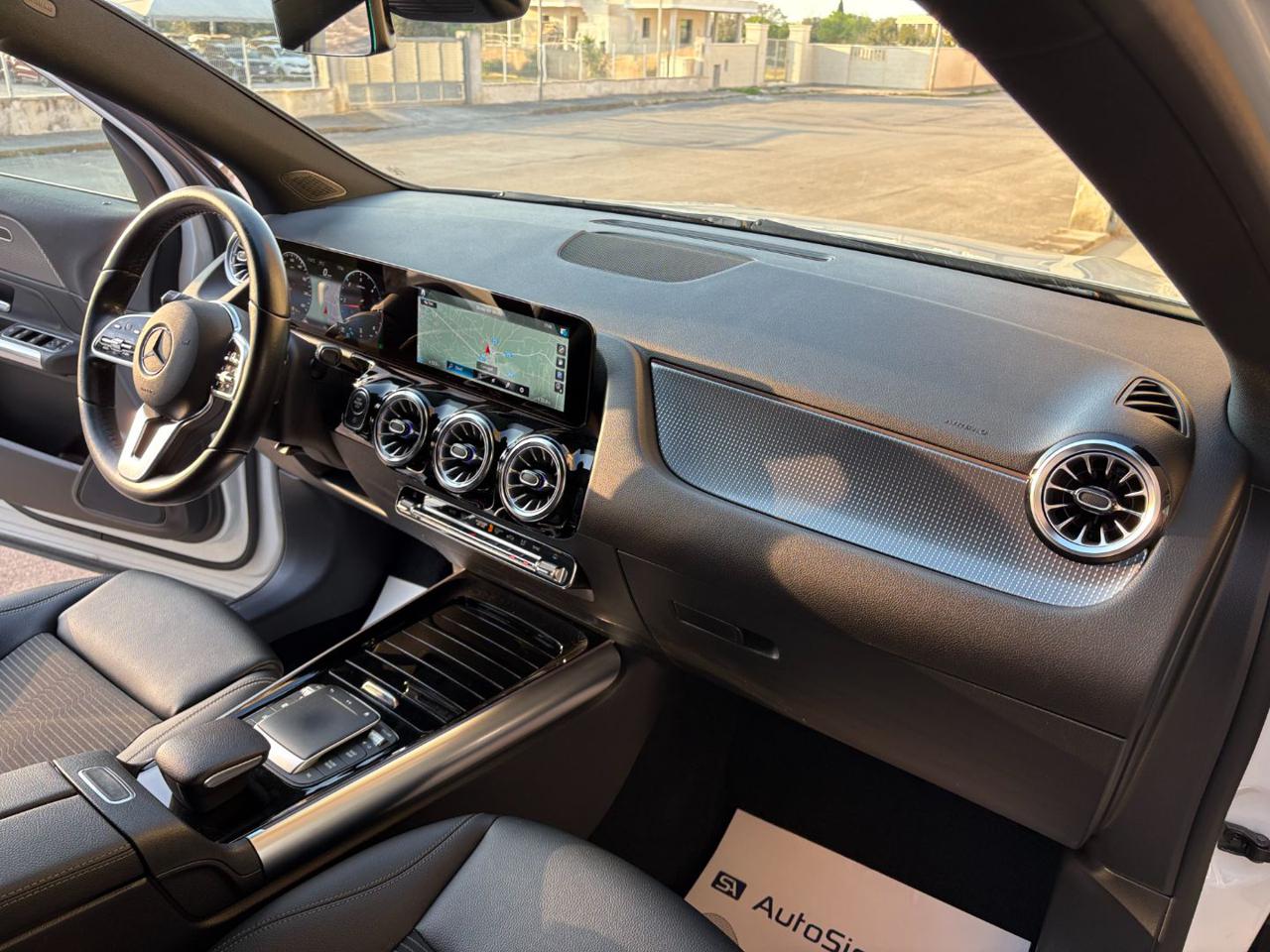 MERCEDES-BENZ GLA 180 d Automatic Sport Plus Pack Night-LUCI AMBIENTE - 12