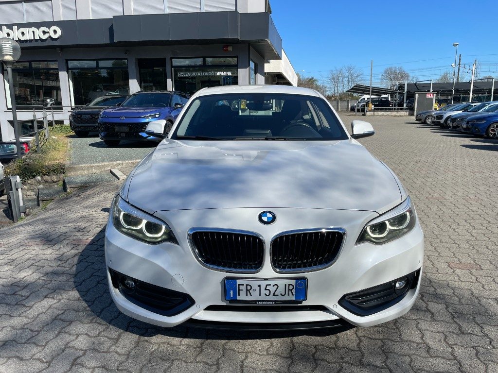 BMW 220 i Coupé Advantage automatica - 2