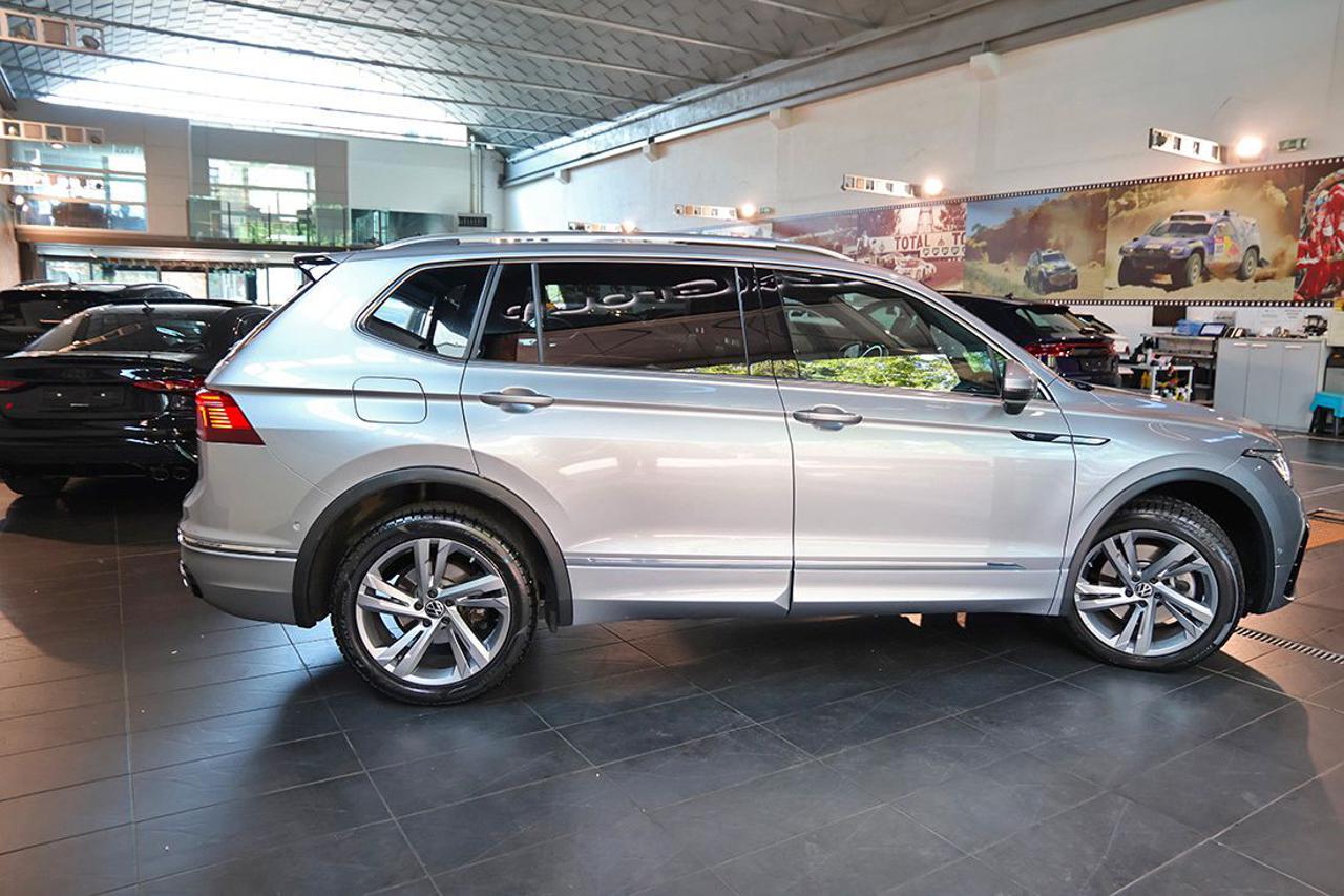 VOLKSWAGEN Tiguan Allspace 2.0 TDI 200cv SCR DSG 4Motion R-Line - 11
