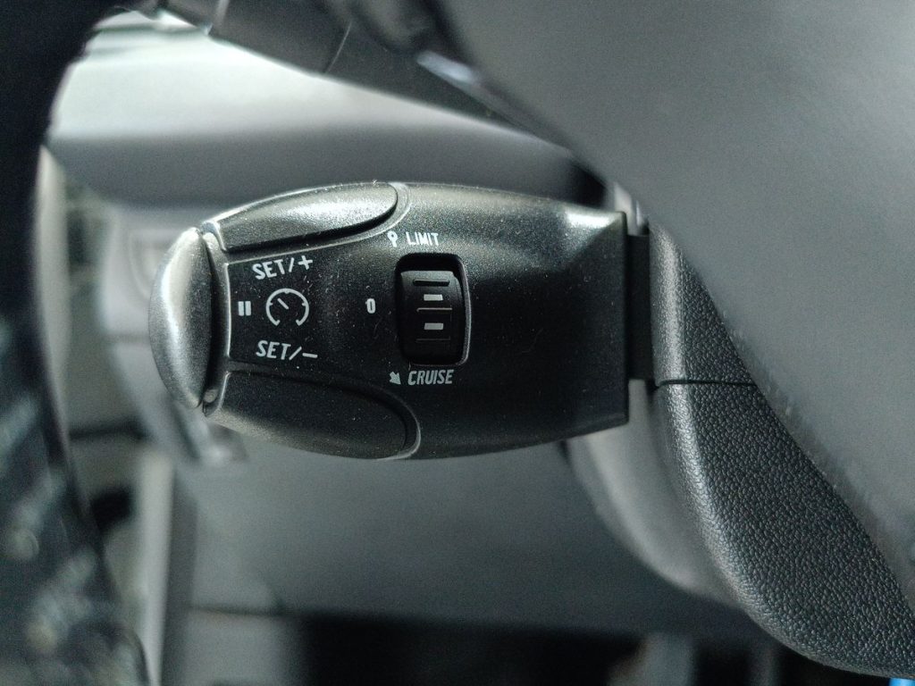 PEUGEOT 208 1° serie BlueHDi 100 S&S 5 porte Allure - 20