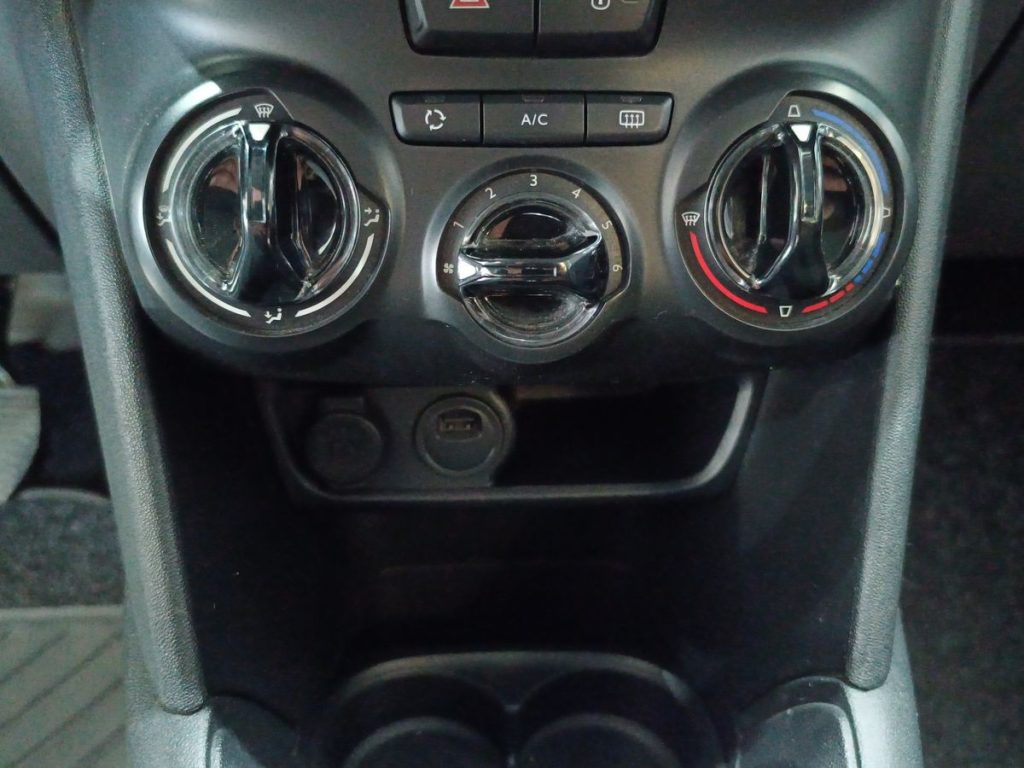 PEUGEOT 208 1° serie BlueHDi 100 S&S 5 porte Allure - 22