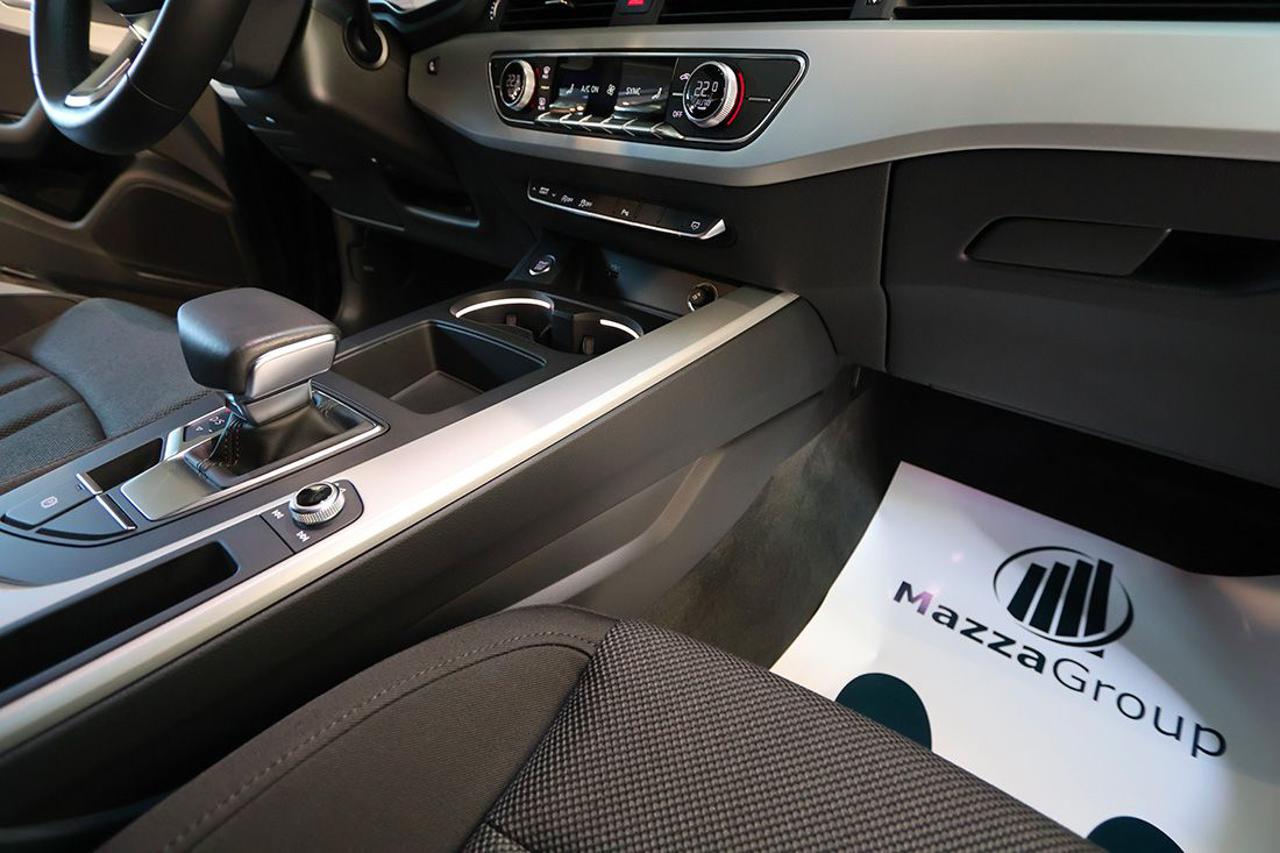 AUDI A4 30 TDI Avant S-Tronic Business Advanced - 34