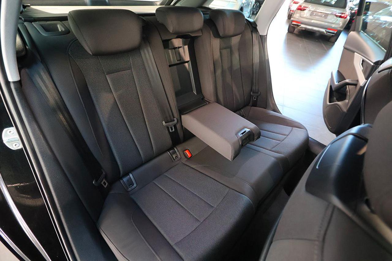 AUDI A4 30 TDI Avant S-Tronic Business Advanced - 20