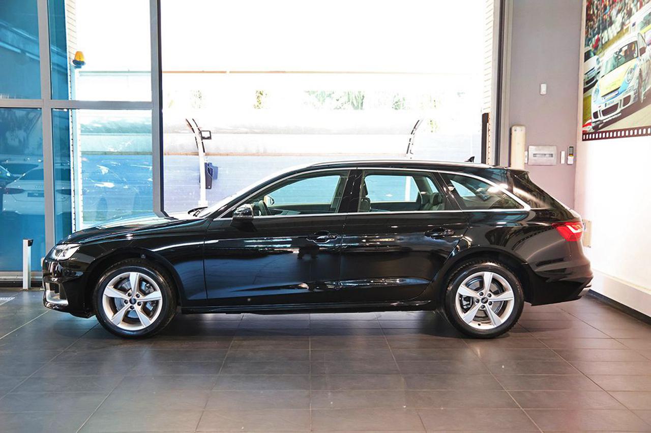 AUDI A4 30 TDI Avant S-Tronic Business Advanced - 3