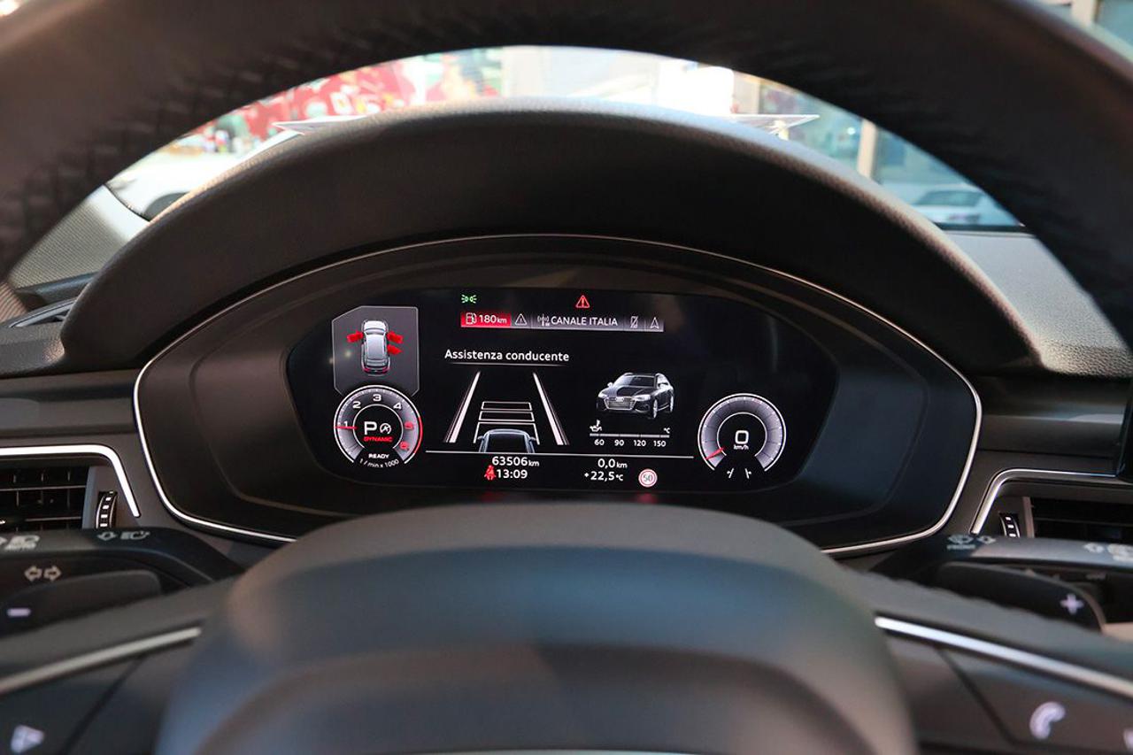 AUDI A4 30 TDI Avant S-Tronic Business Advanced - 31