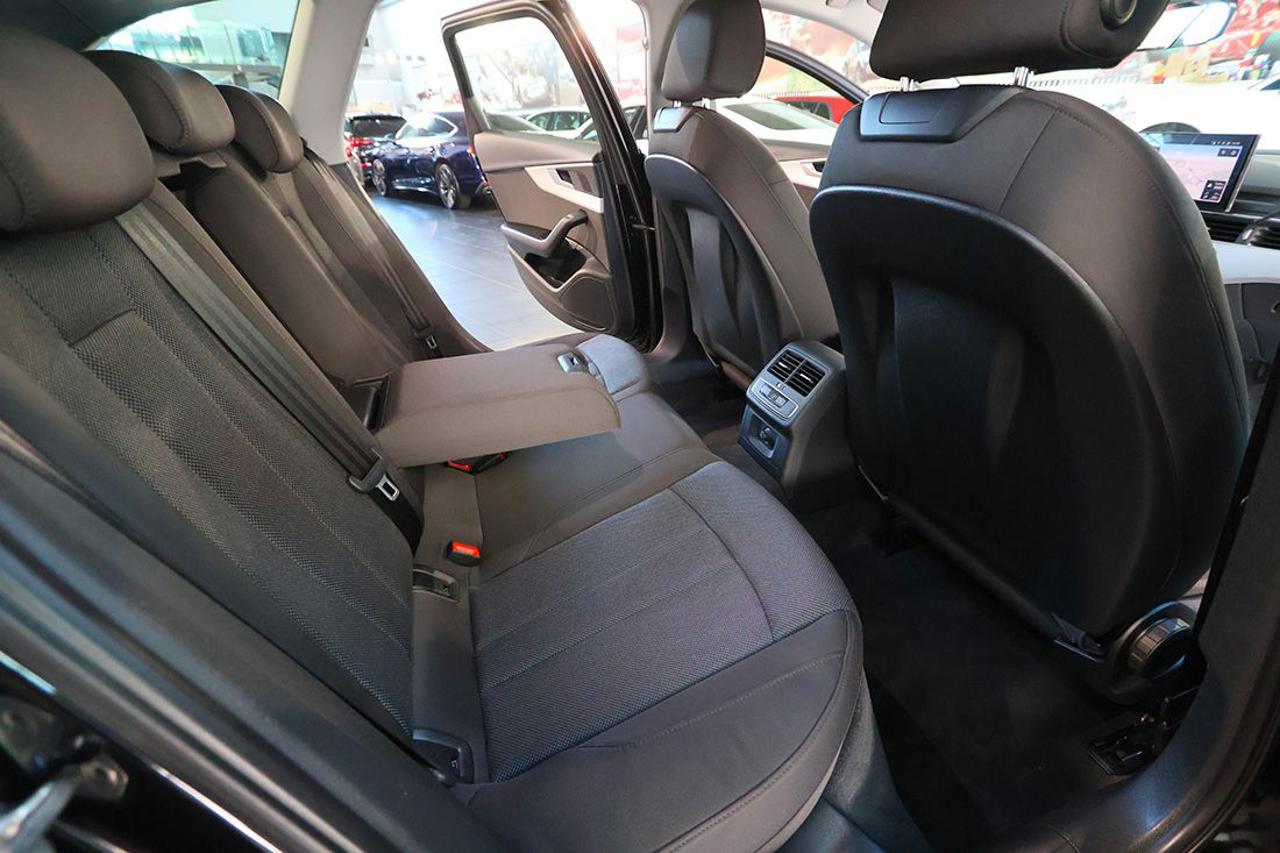 AUDI A4 30 TDI Avant S-Tronic Business Advanced - 19