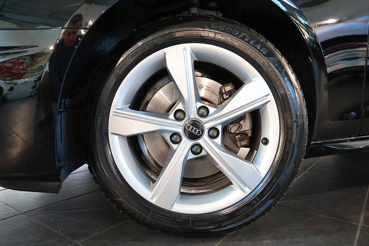 AUDI A4 30 TDI Avant S-Tronic Business Advanced - 6