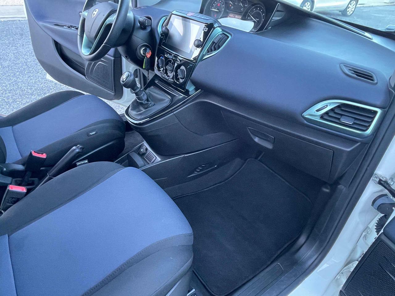 LANCIA Ypsilon 1.0 FireFly 5 porte S&S Hybrid Gold Plus E6D - 13