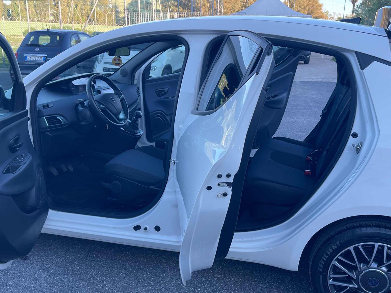 LANCIA Ypsilon 1.0 FireFly 5 porte S&S Hybrid Gold Plus E6D - 14