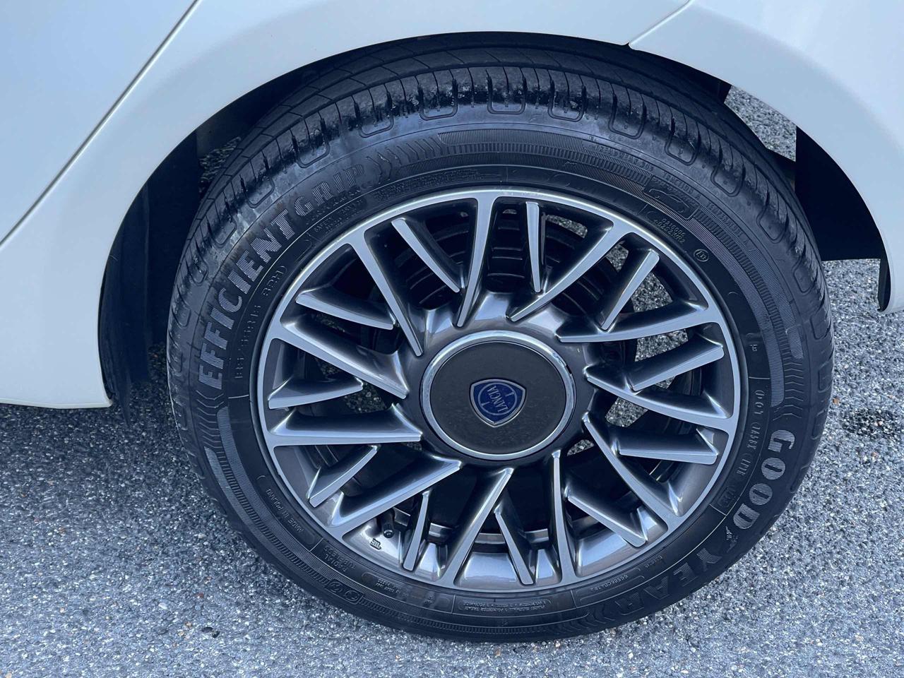 LANCIA Ypsilon 1.0 FireFly 5 porte S&S Hybrid Gold Plus E6D - 26