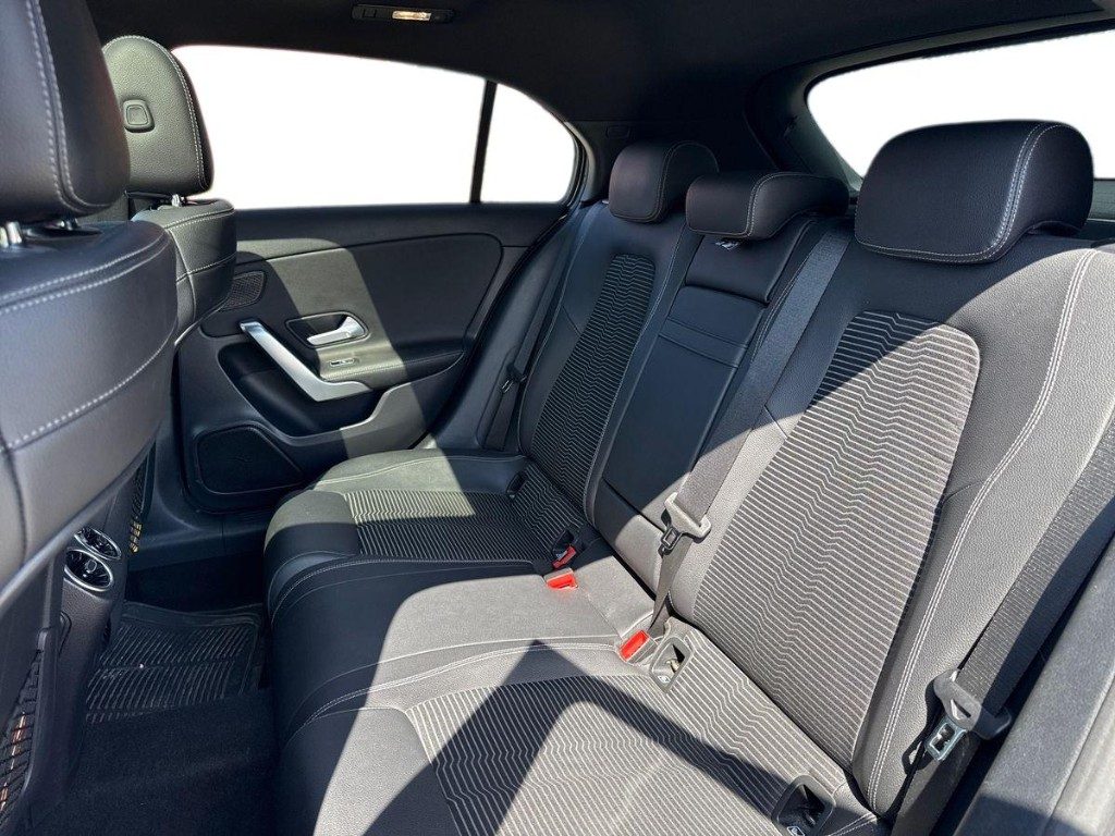 MERCEDES-BENZ A 180 d Automatic Sport - 11