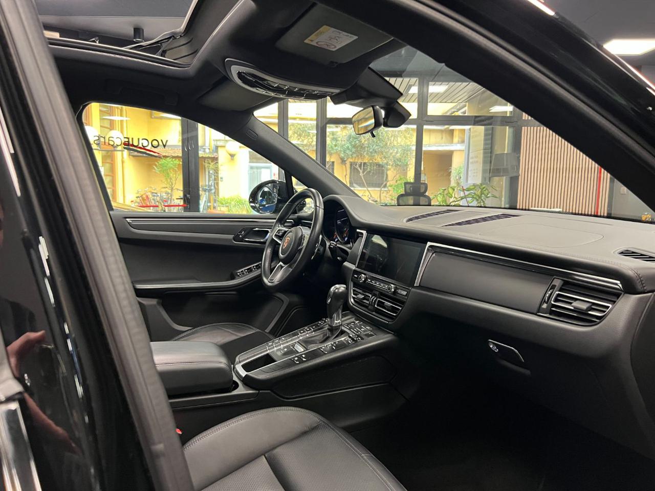 PORSCHE Macan 2.0 - 18