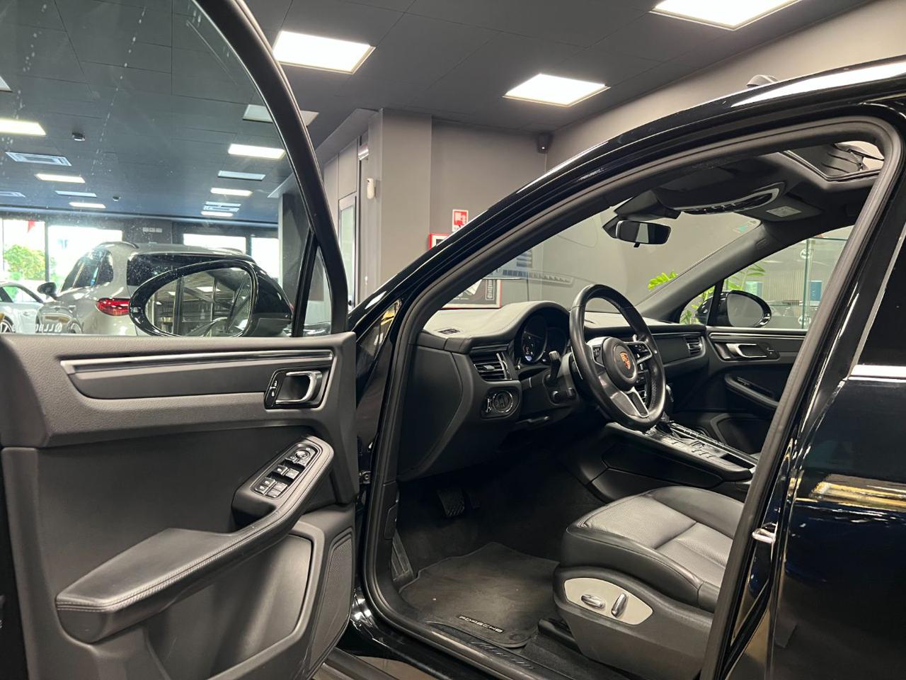 PORSCHE Macan 2.0 - 4